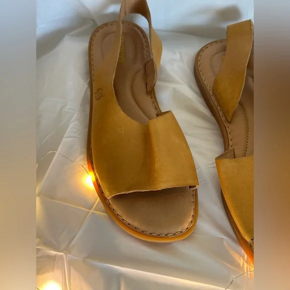 Women's 8M-Born Leather Marigold Slingback Sandals - Picture 2 of 7